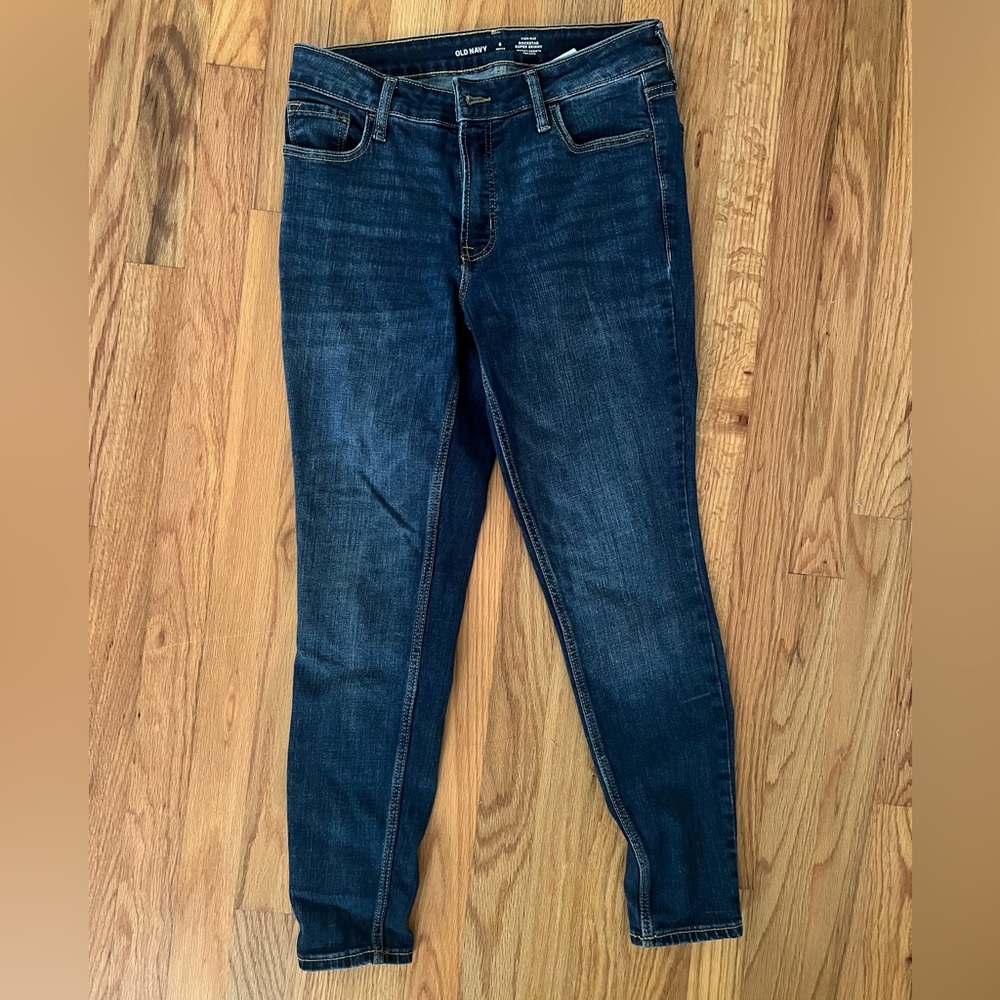 Old Navy High Rise Rockstar Super Skinny jeans.
